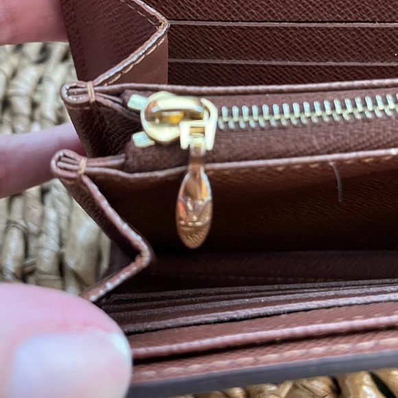 Louis Vuitton Monogram Clutch - Picture 6 of 11